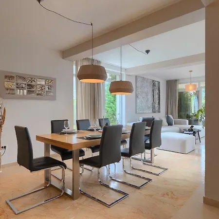 Kate Istria Villa *