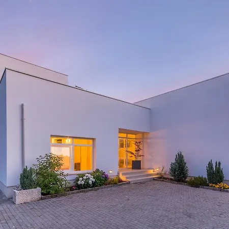 Kate Istria Villa