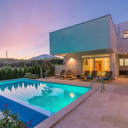 Kate Istria Villa Zminj